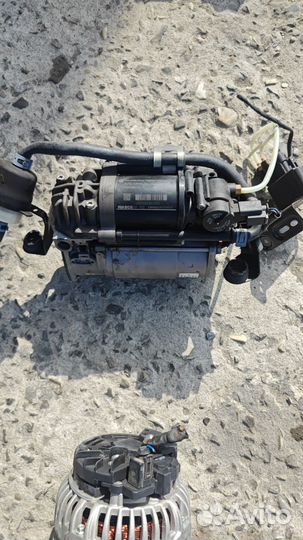 Компрессор пневмоподвески на мерседес 212