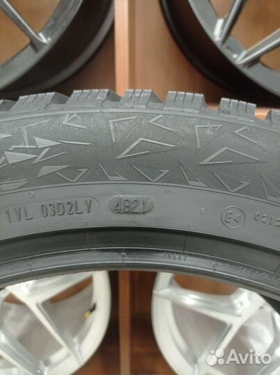 Continental IceContact 3 275/45 R21 110T