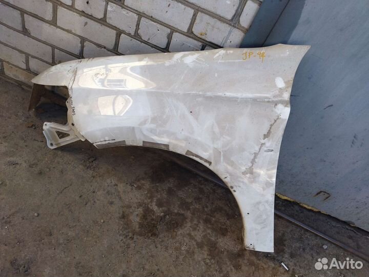 Крыло mitsubishi outlander