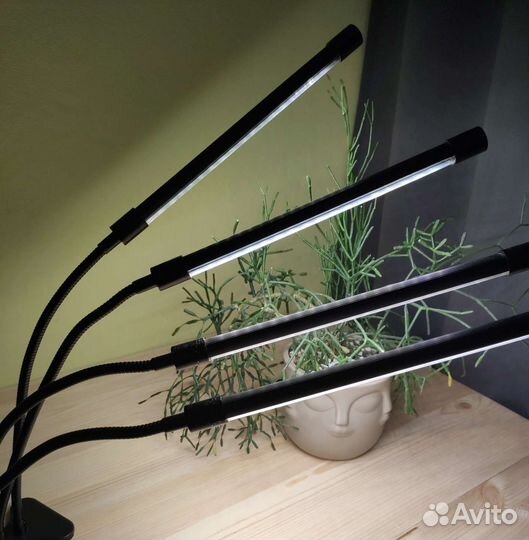 Лампа-светильник для цветов на прищепке