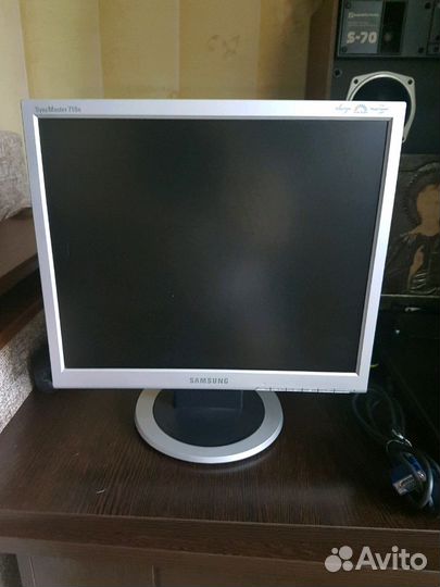 Монитор samsung