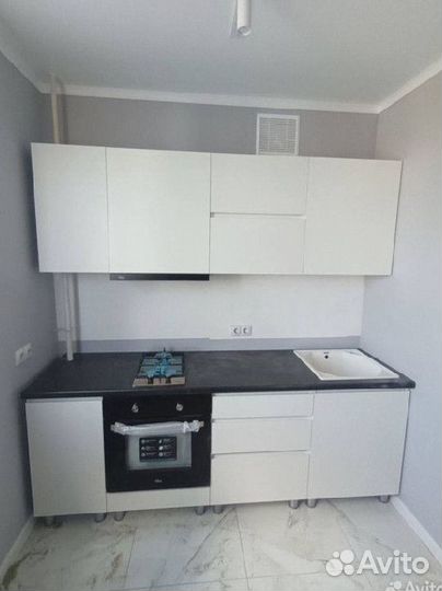 Кухня белая 220 см. В наличии