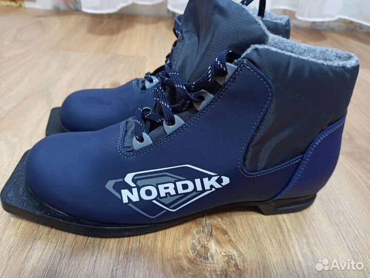 Лыжные ботинки