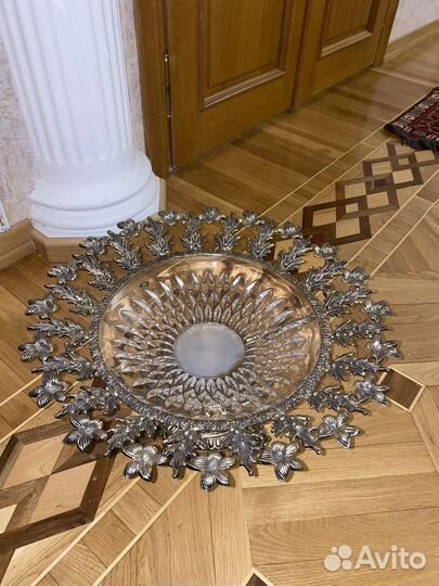 Бронзовая чешская ваза для фруктов