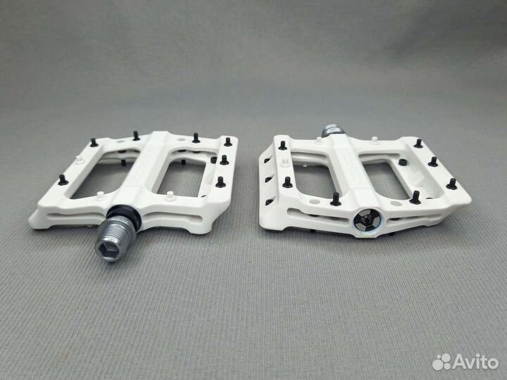 Новые педали Nukeproof Electron EVO (White)