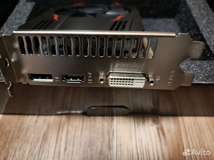 Видеокарта AMD Radeon RX 550, 4 гб gddr5