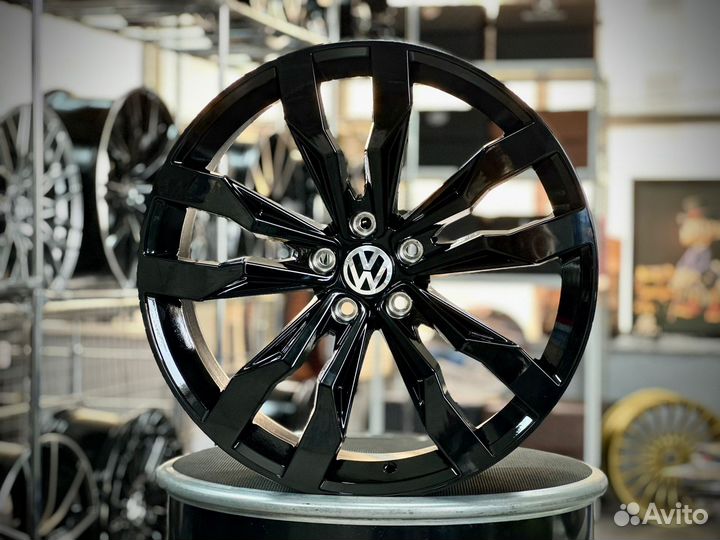 Комплект дисков R20 5/112 Volkswagen новые