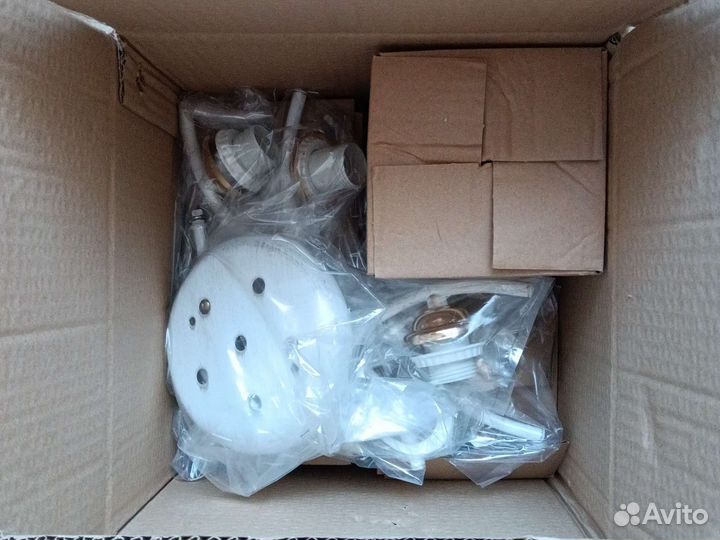 Люстра новая