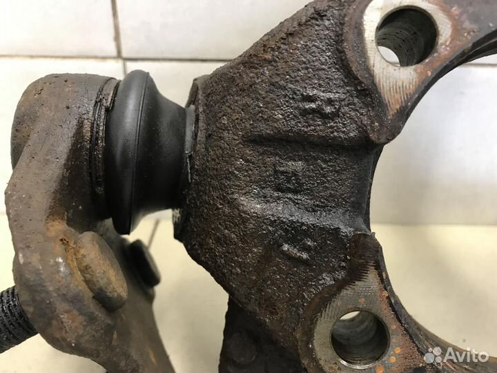 Кулак поворотный передний правый Corolla E15 2006