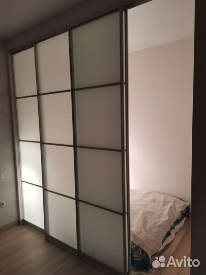 Стеклянные раздвижные двери. Перегородка