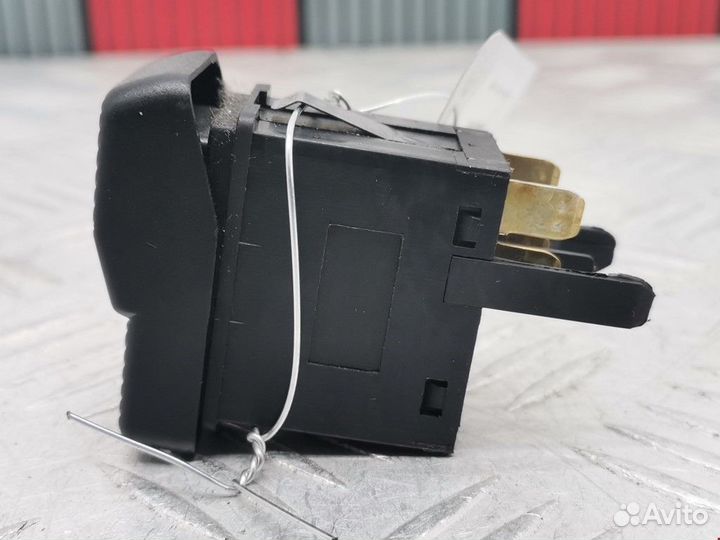 Кнопка обогрева заднего стекла Volkswagen T4