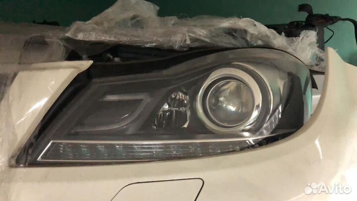 Фара левая Мерседес w204 рестайл