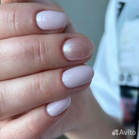 Модель на маникюр