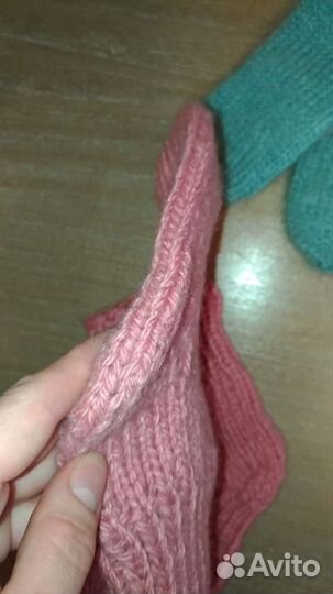 Вязанный набор варежки и носочки