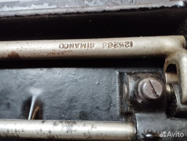 Швейная машина Зингер