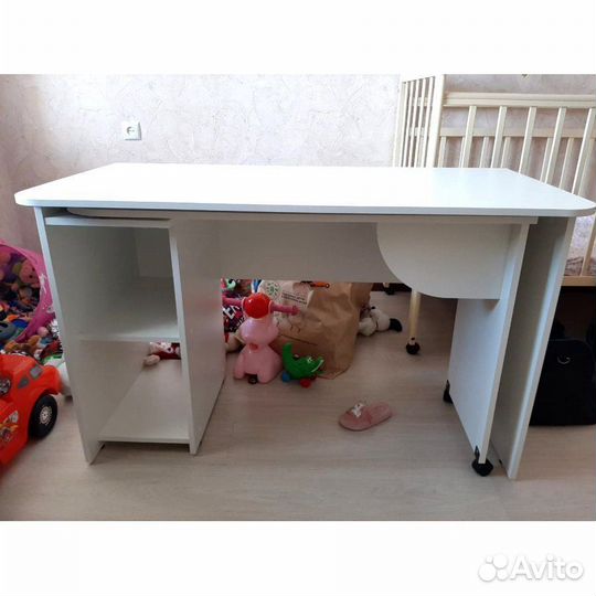 Компьютерный стол угловой