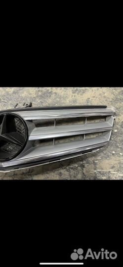 Решетка радиатора w204