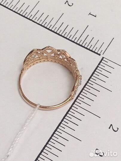 Золотое кольцо с камнем 16,5р