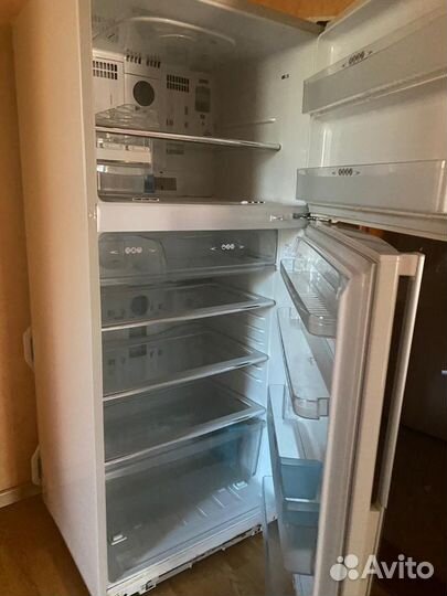 Холодильник Sharp