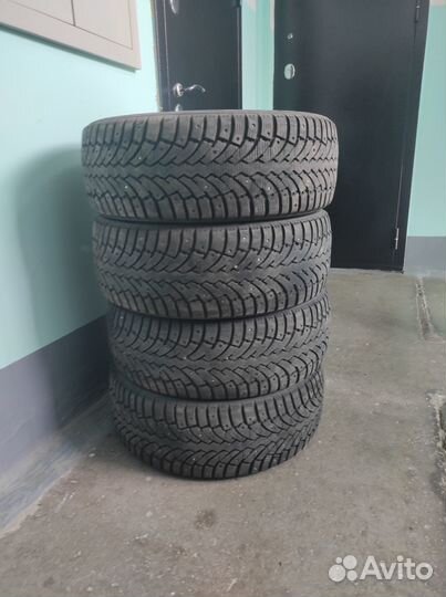 Formula Ice 215/55 R16 97T