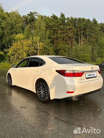 Lexus ES 2.5 AT, 2014, 143 800 км с пробегом, цена 2370000 руб.