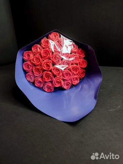 Красные Розы из Белого Шоколада - 29 шт в Букете