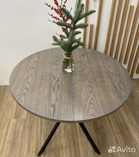 Раздвижной стол из Дуба в серой тонировке (D100см)