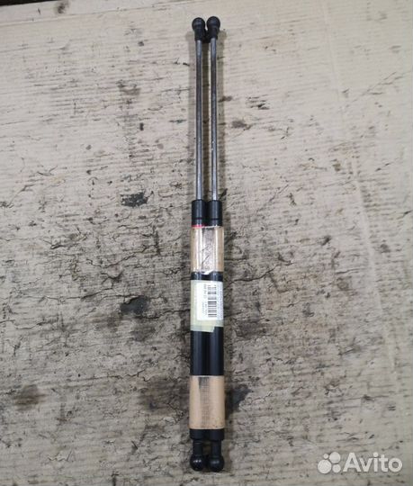 Упоры капота toyota mark 2 jzx110 blit