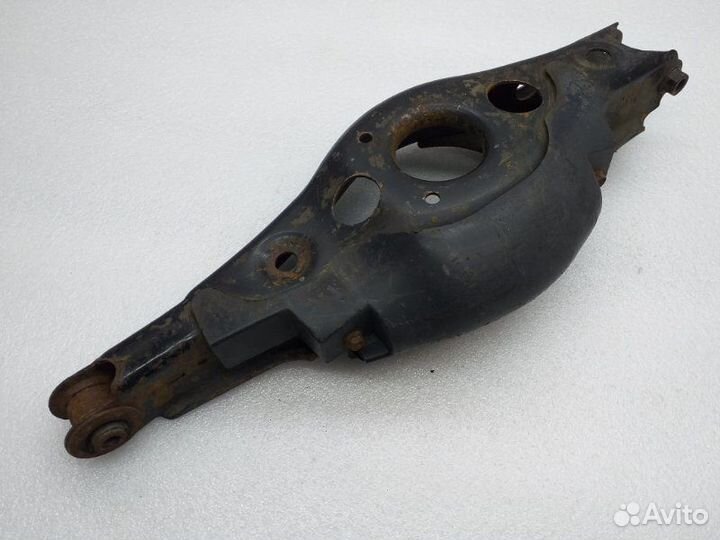 Рычаг подвески задний правый Toyota Rav4 ZSA42