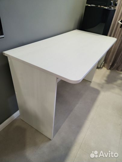 Письменный стол