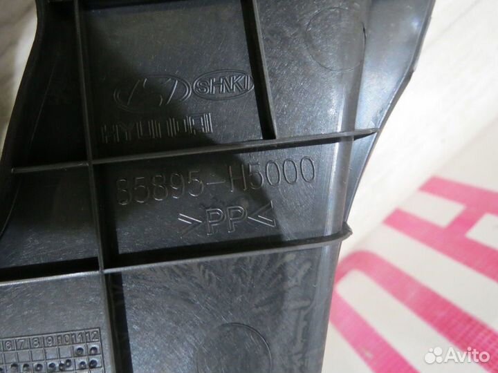 Обшивка стойки задняя правая Hyundai Solaris 2