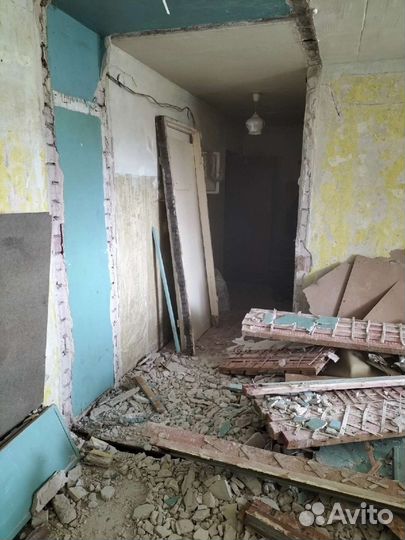 Демонтажные работы и вывоз мусора