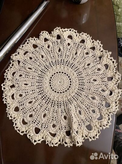 Салфетки вязаные крючком 35 см