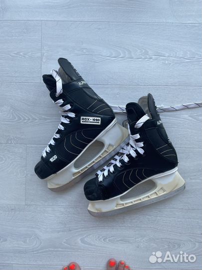 Коньки хоккейные