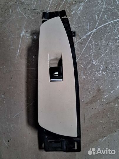 Кнопка стеклоподъёмника передний правый BMW F01