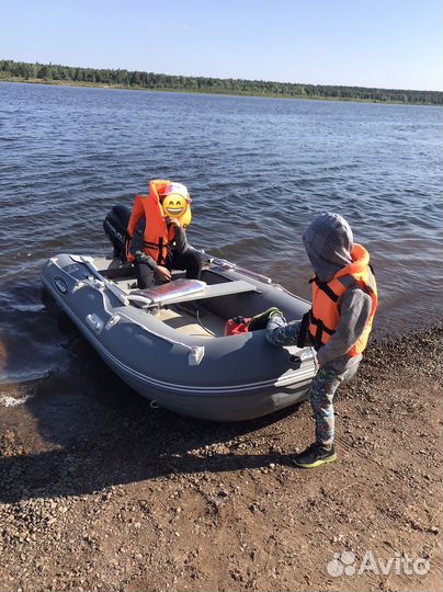 Gladiator 330 + мотор 9,8