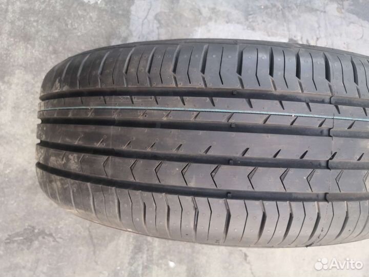 Continental ContiPremiumContact 5 215/55 R17 94V