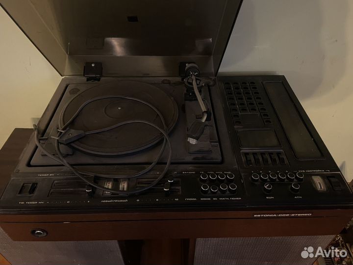 Радиола эстония