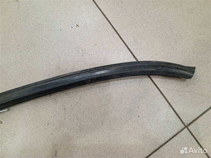 Уплотнитель двери передней левой верхняя часть Ch