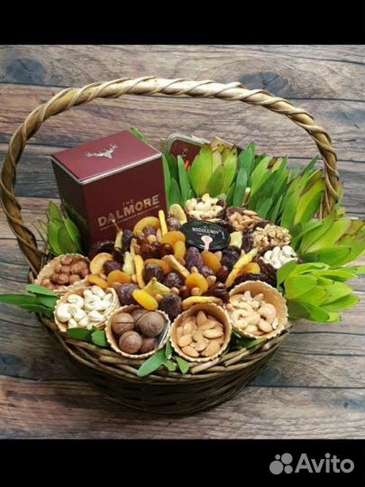 Корзина подарочная