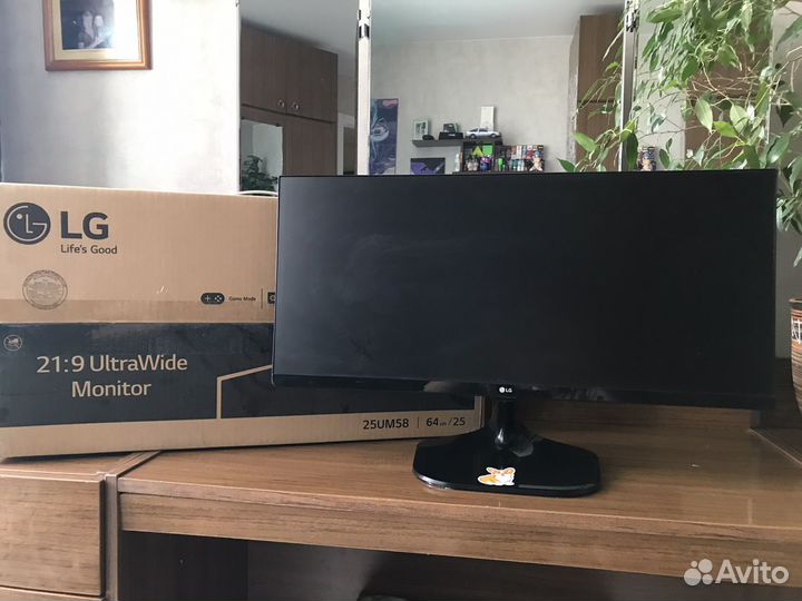 Монитор LG 25UM58