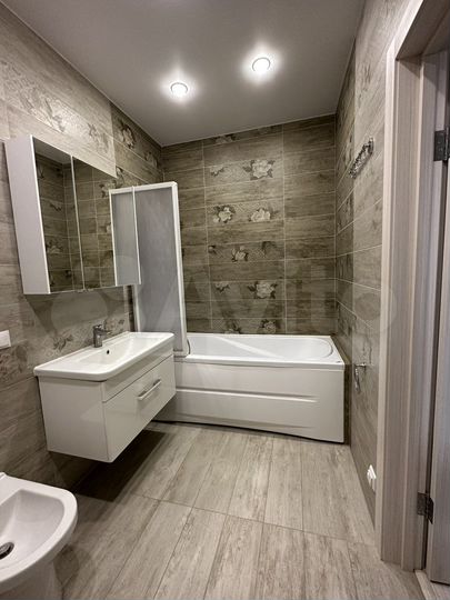 2-к. квартира, 66,3 м², 8/15 эт.