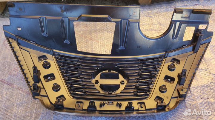 Решетка радиатора Nissan X-Trail T32 с 2017