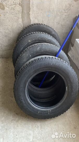 Bridgestone Ice Cruiser 7000 215/70 R16