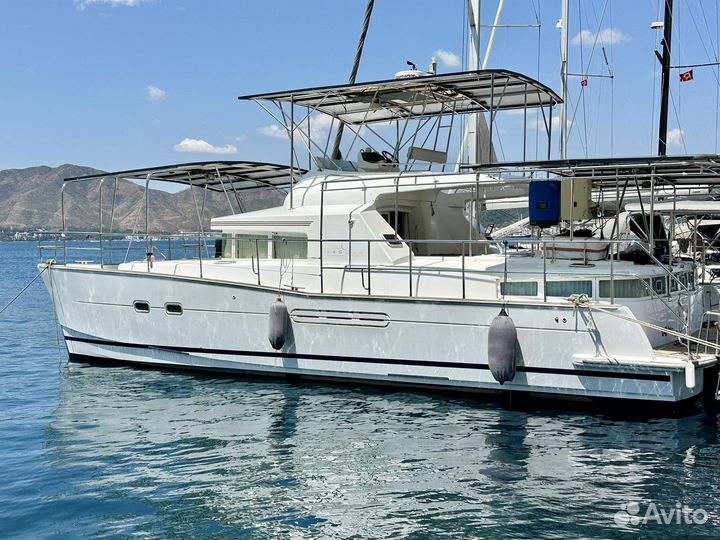 Lagoon 43 power cat