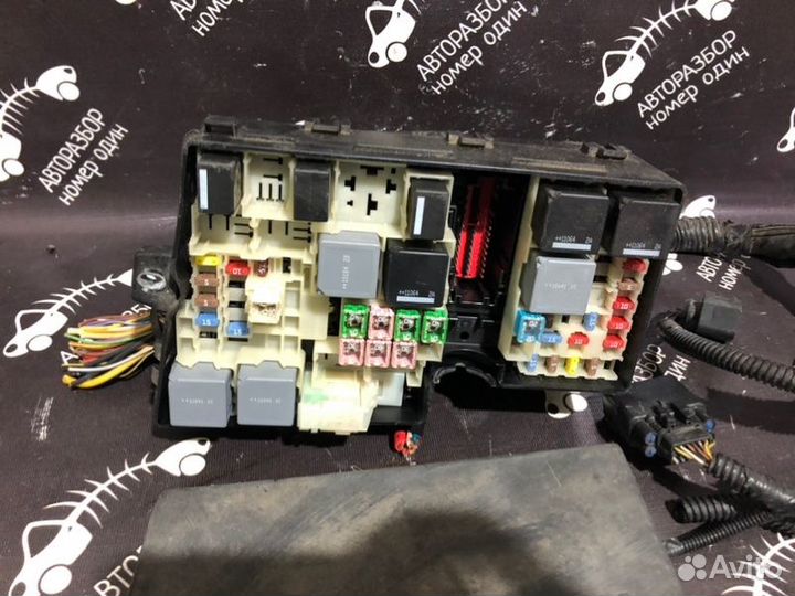 Блок предохранителей Ford Focus 3 хетчбэк 1 2011