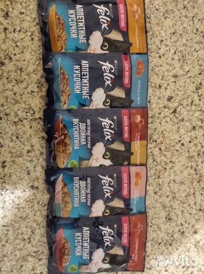 Корм для котят и кошек,миски и лотки большые