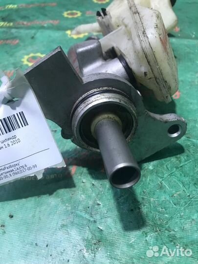 Главный тормозной цилиндр Toyota Corolla седан 1.6