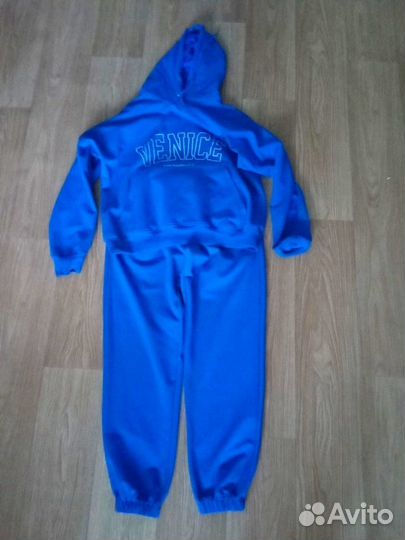 Спортивный костюм женский новый