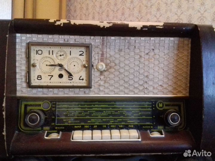 Радио приёмник ламповый в рабочем состоянии